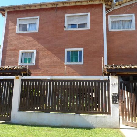 APTOS FAMILIA com AR CONDICIONADO UBATUBA Praia Pereque Acu Exterior foto