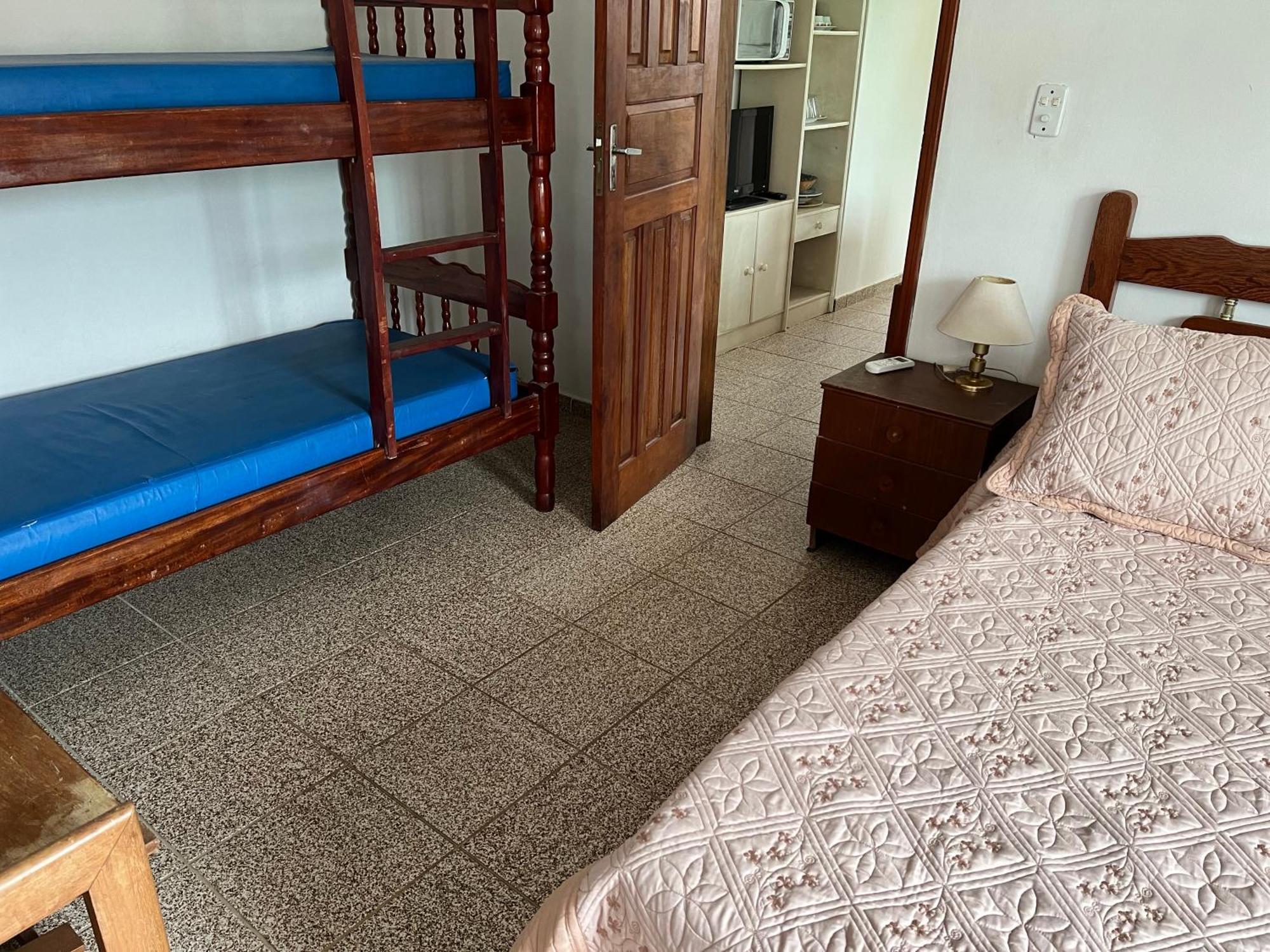 APTOS FAMILIA com AR CONDICIONADO UBATUBA Praia Pereque Acu Exterior foto