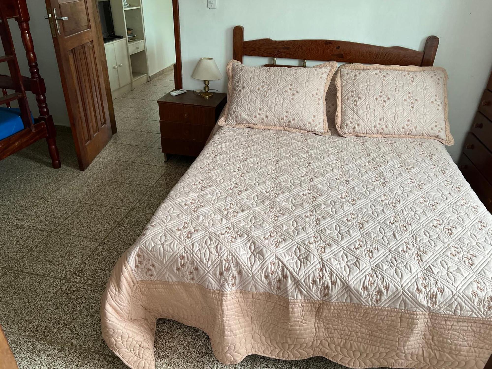 APTOS FAMILIA com AR CONDICIONADO UBATUBA Praia Pereque Acu Exterior foto