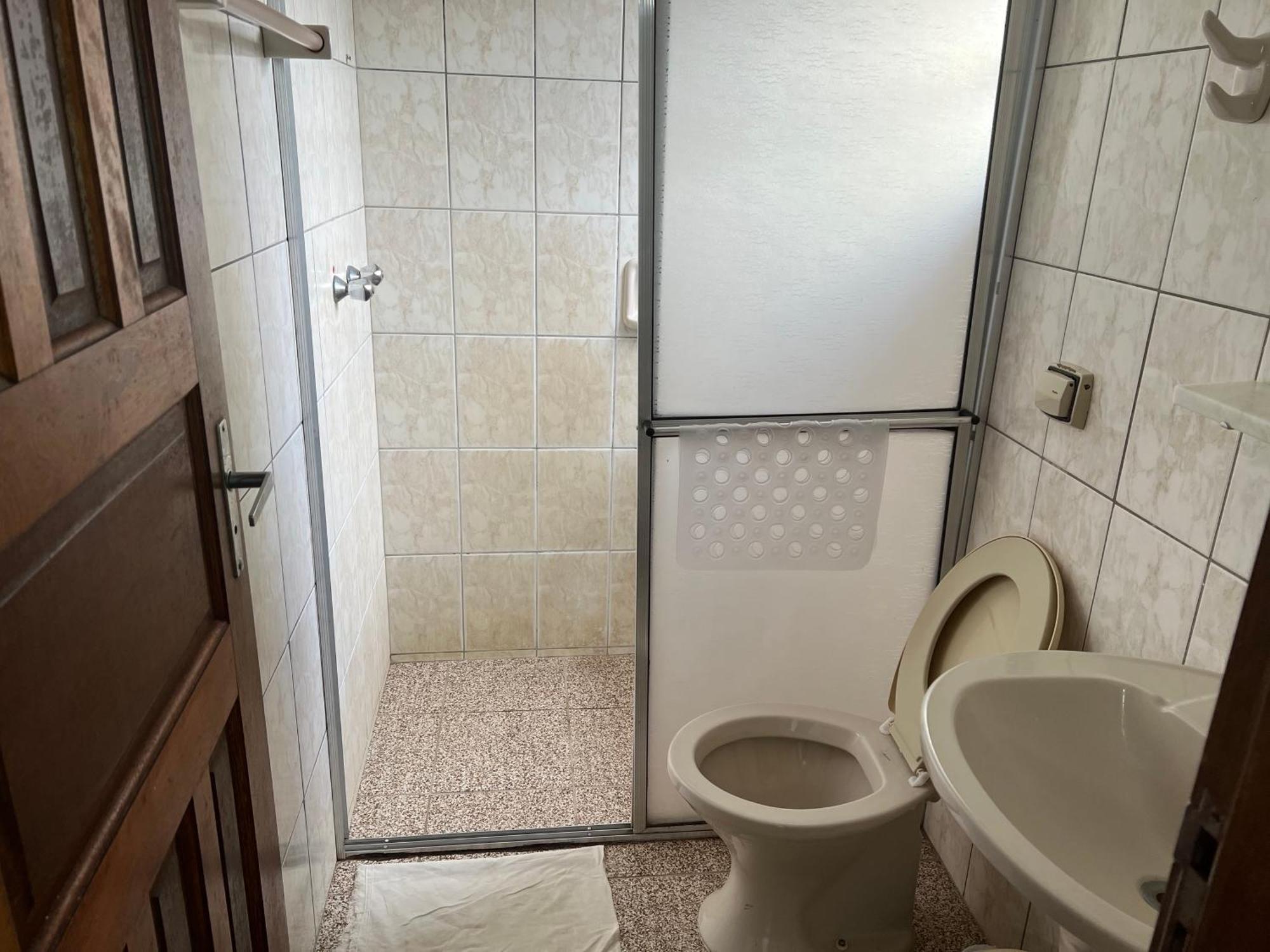 APTOS FAMILIA com AR CONDICIONADO UBATUBA Praia Pereque Acu Exterior foto