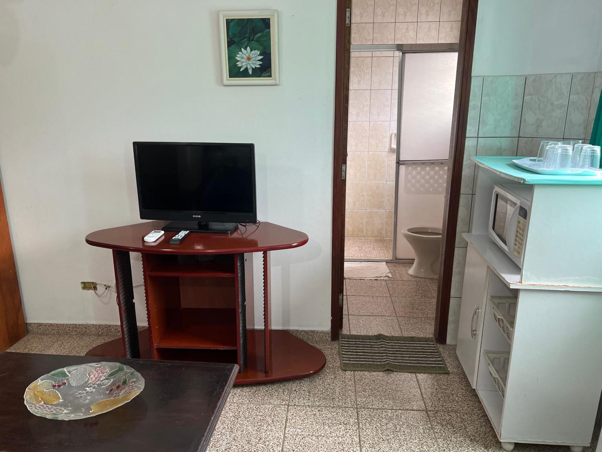 APTOS FAMILIA com AR CONDICIONADO UBATUBA Praia Pereque Acu Exterior foto