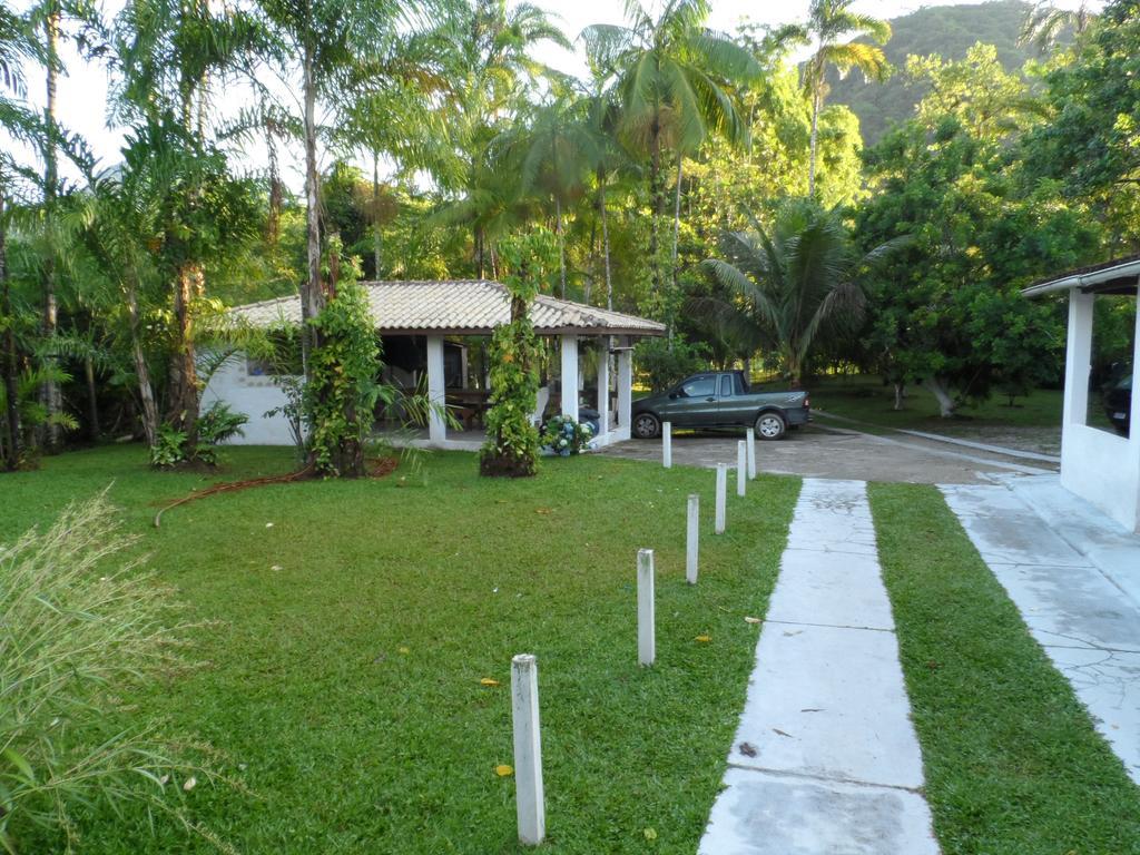 APTOS FAMILIA com AR CONDICIONADO UBATUBA Praia Pereque Acu Exterior foto