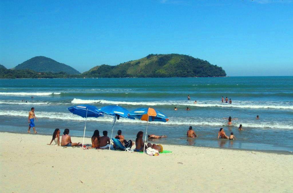 APTOS FAMILIA com AR CONDICIONADO UBATUBA Praia Pereque Acu Exterior foto
