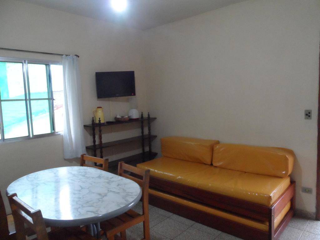 APTOS FAMILIA com AR CONDICIONADO UBATUBA Praia Pereque Acu Exterior foto