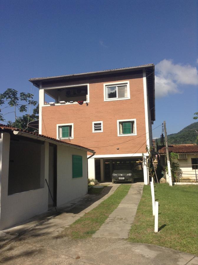APTOS FAMILIA com AR CONDICIONADO UBATUBA Praia Pereque Acu Exterior foto